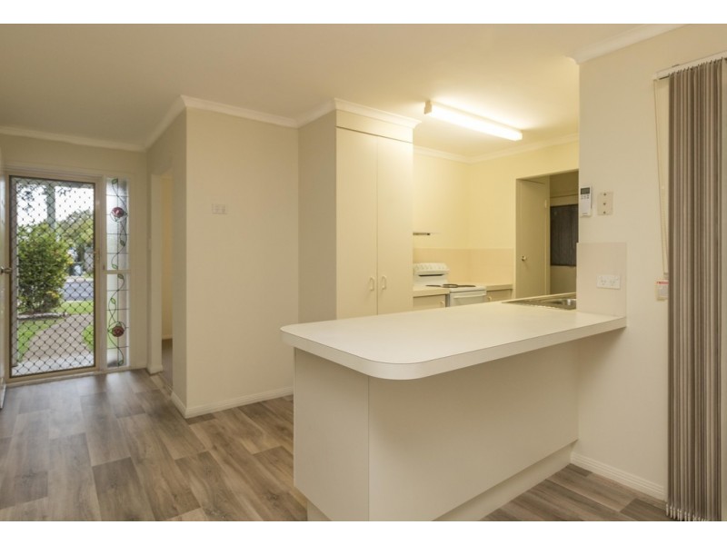 4 Whittaker Close, Urangan QLD 4655