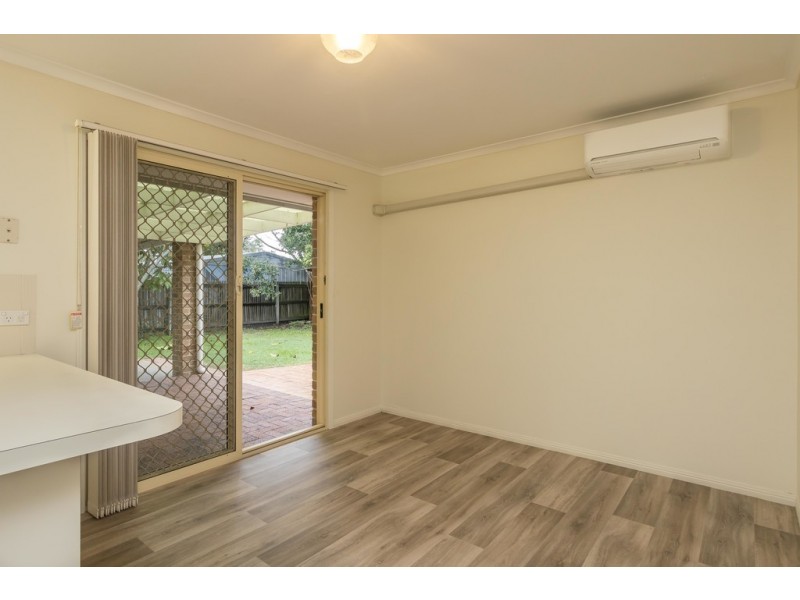 4 Whittaker Close, Urangan QLD 4655