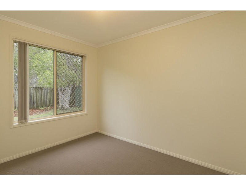 4 Whittaker Close, Urangan QLD 4655