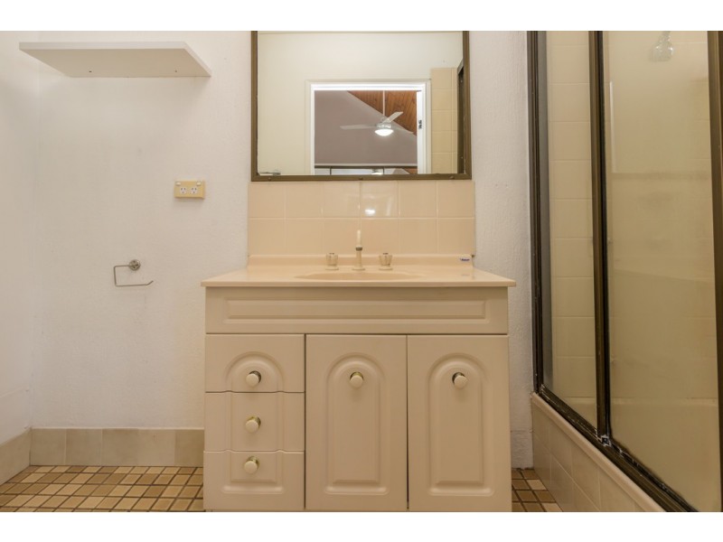 13/406 Esplanade, Torquay QLD 4655