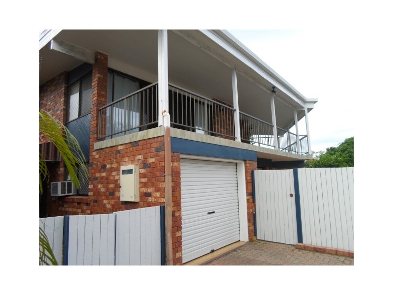 12 James Street, Urangan QLD 4655