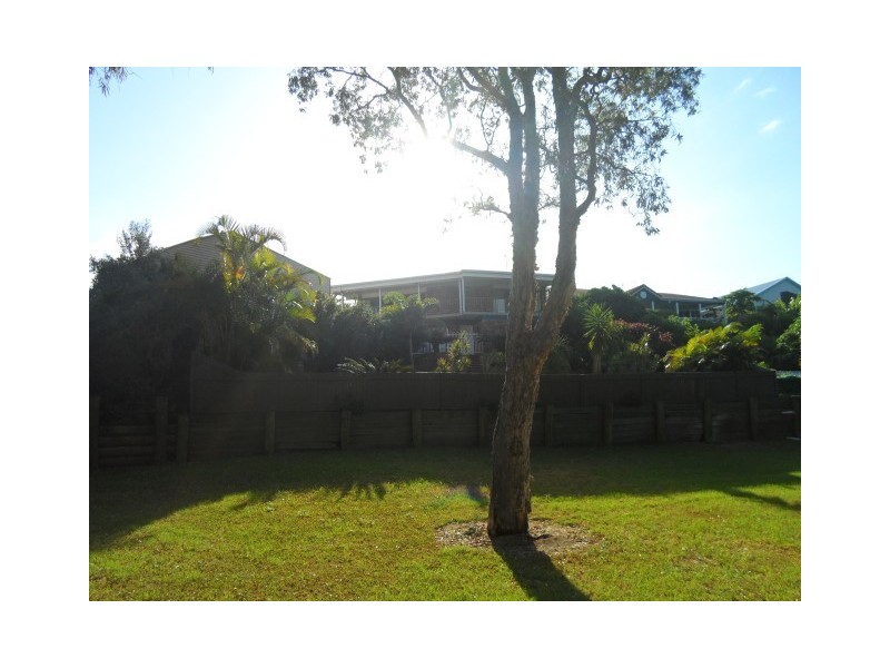 12 James Street, Urangan QLD 4655