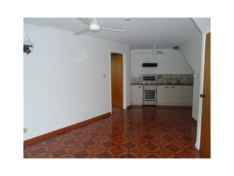 12 James Street, Urangan QLD 4655