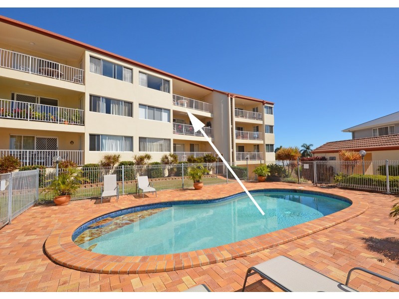 11/13-15 Pulgul Street, Urangan QLD 4655