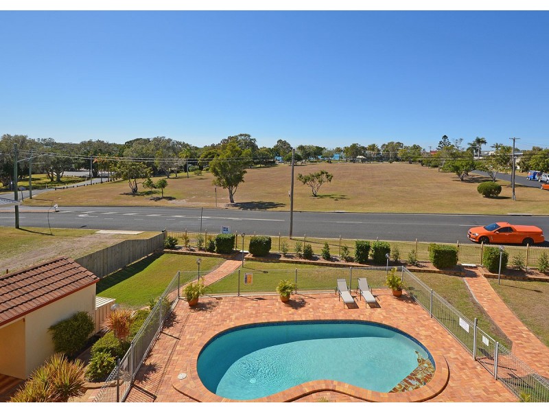 11/13-15 Pulgul Street, Urangan QLD 4655
