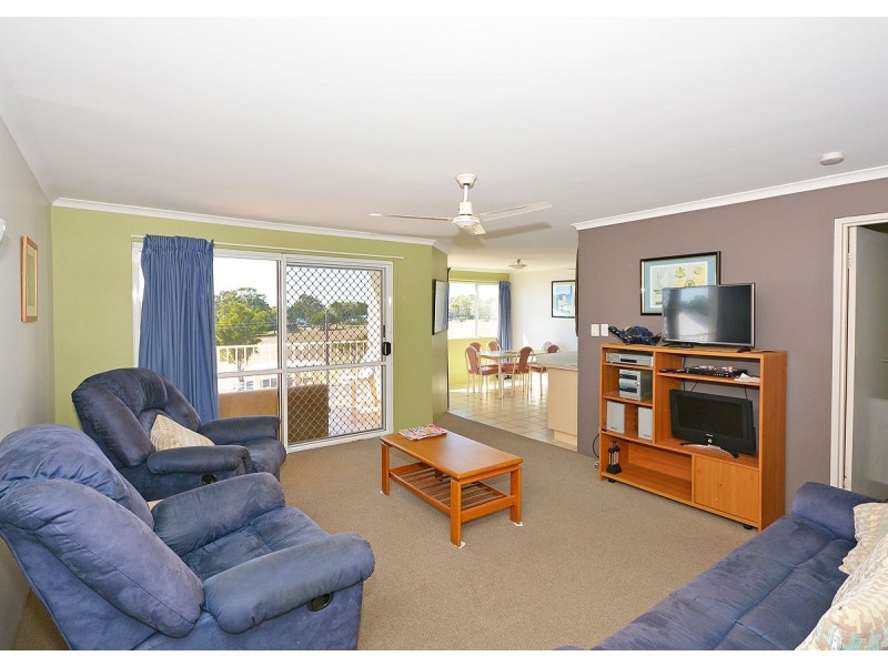 11/13-15 Pulgul Street, Urangan QLD 4655