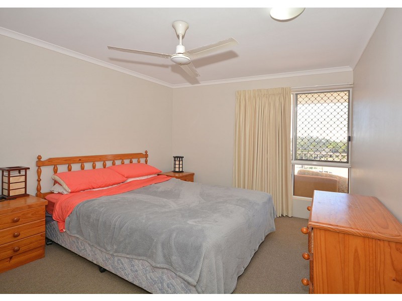 11/13-15 Pulgul Street, Urangan QLD 4655