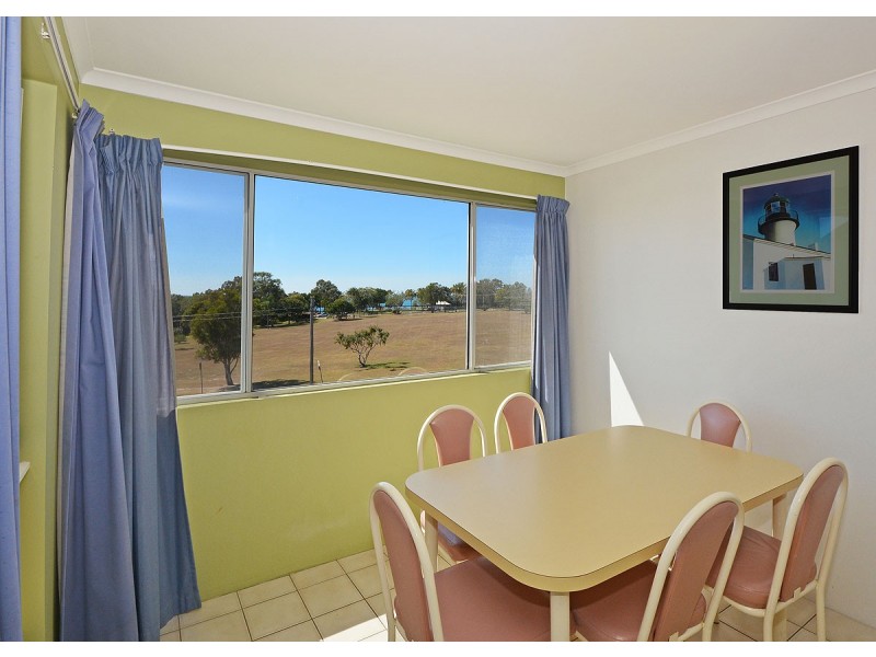 11/13-15 Pulgul Street, Urangan QLD 4655