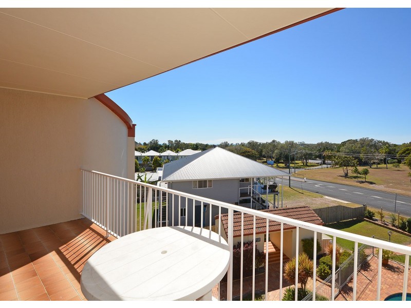 11/13-15 Pulgul Street, Urangan QLD 4655