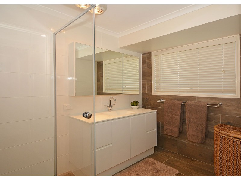 3 Shoreline Court, Urangan QLD 4655