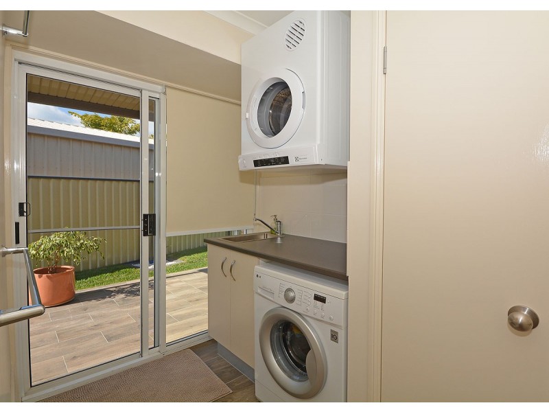 3 Shoreline Court, Urangan QLD 4655