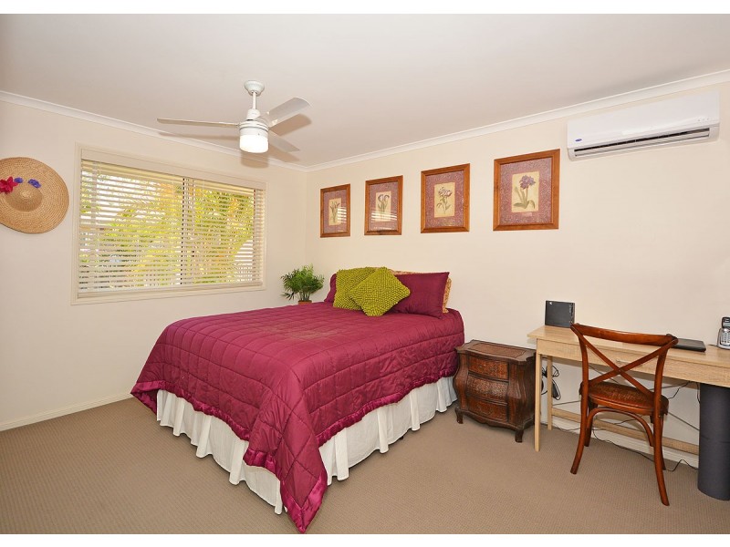 3 Shoreline Court, Urangan QLD 4655