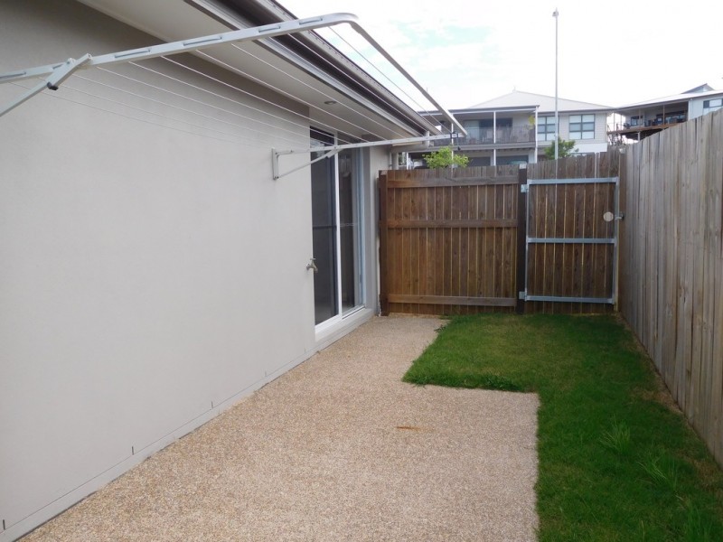 18 Steel Street, Nikenbah QLD 4655