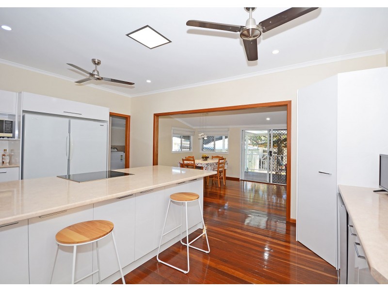 17 Ann Street, Torquay QLD 4655