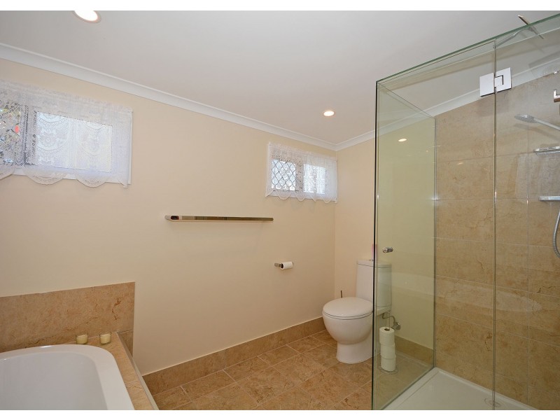 17 Ann Street, Torquay QLD 4655