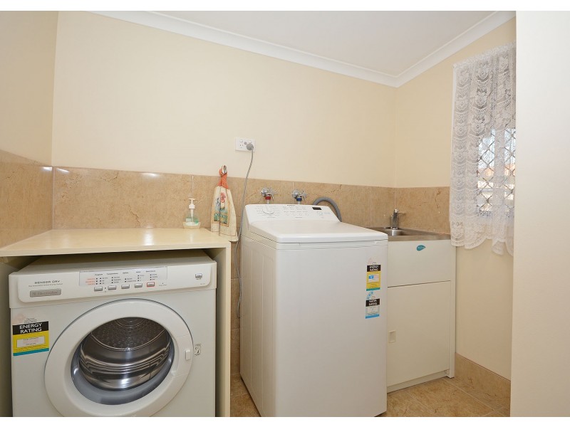 17 Ann Street, Torquay QLD 4655