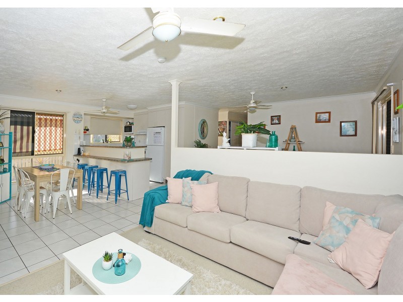 4 Archer Drive, Point Vernon QLD 4655