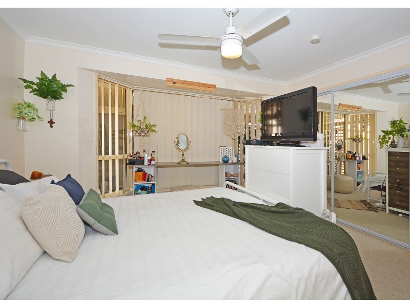 4 Archer Drive, Point Vernon QLD 4655