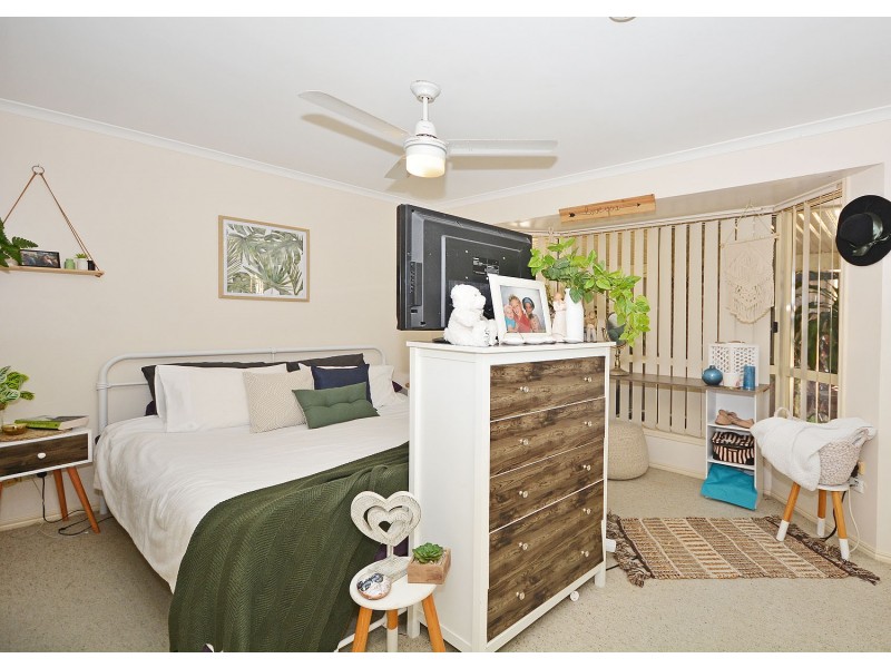 4 Archer Drive, Point Vernon QLD 4655