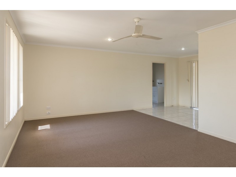 13 Topaz Circuit, Urangan QLD 4655