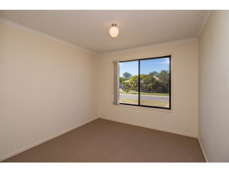 13 Topaz Circuit, Urangan QLD 4655