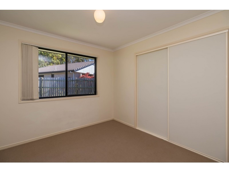 13 Topaz Circuit, Urangan QLD 4655