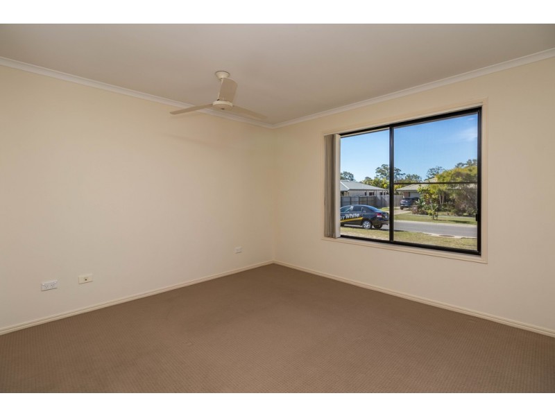 13 Topaz Circuit, Urangan QLD 4655