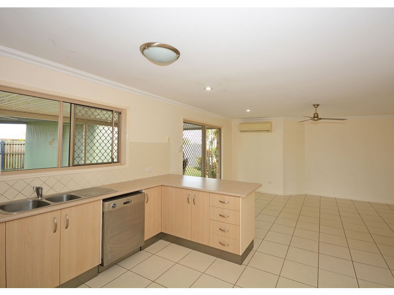 71 Bunya Court, Eli Waters QLD 4655