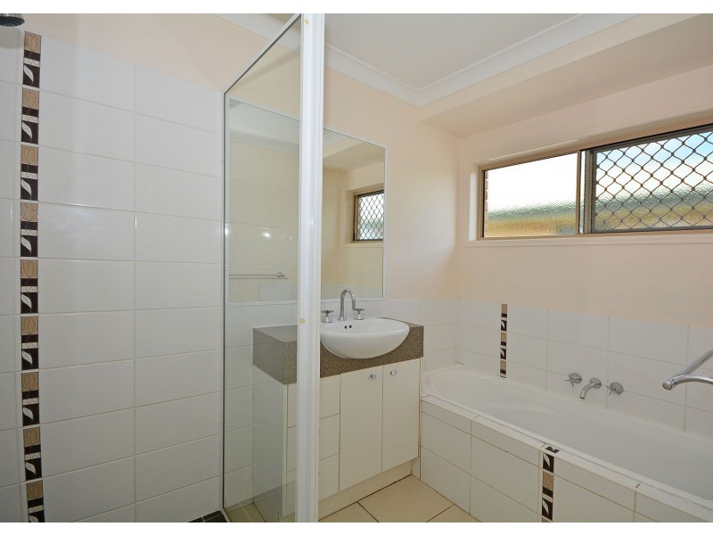 71 Bunya Court, Eli Waters QLD 4655