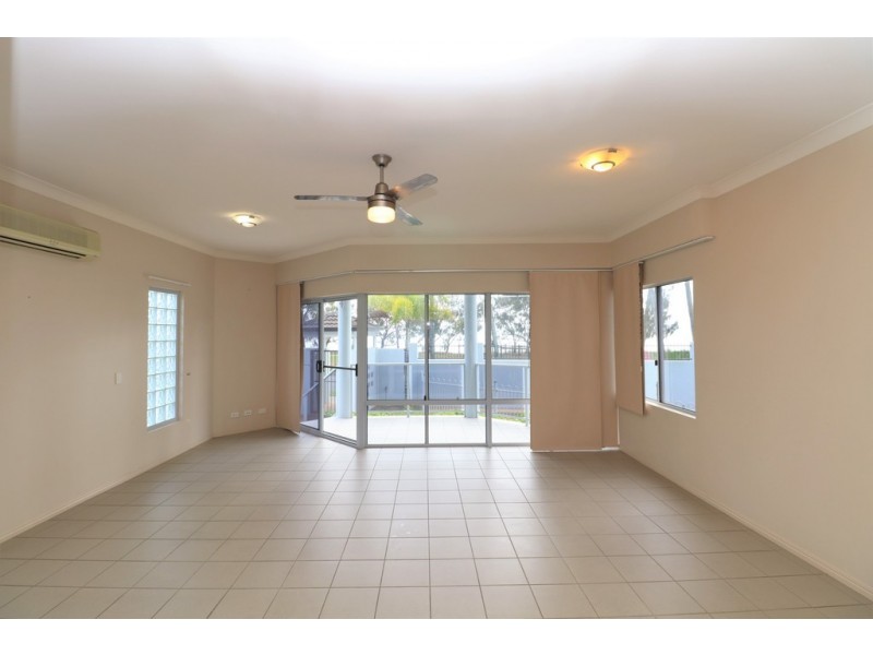 2/320 Esplanade (Latitude 25), Scarness QLD 4655