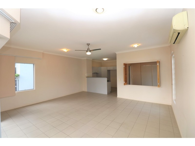 2/320 Esplanade (Latitude 25), Scarness QLD 4655