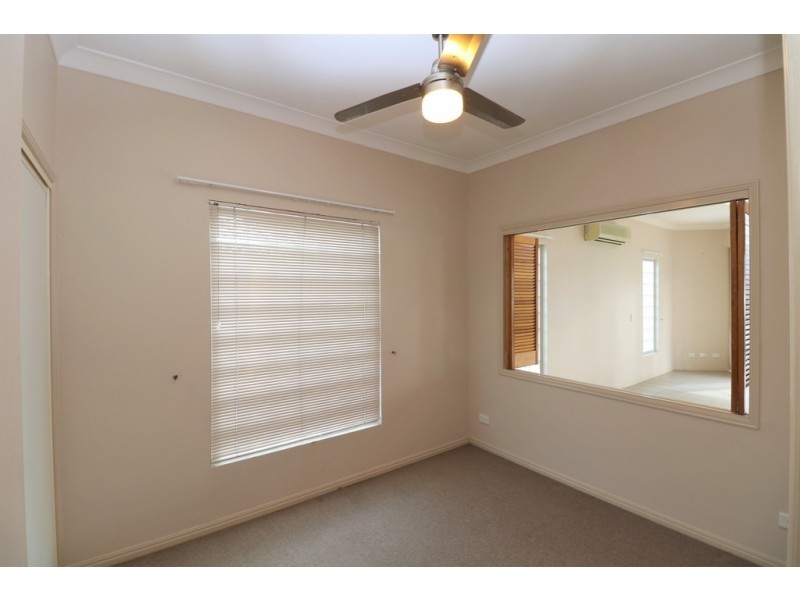 2/320 Esplanade (Latitude 25), Scarness QLD 4655