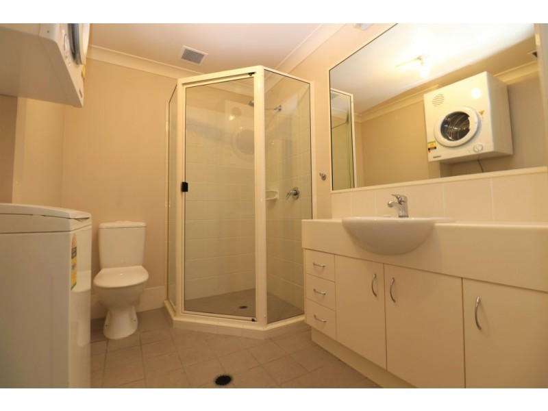 2/320 Esplanade (Latitude 25), Scarness QLD 4655