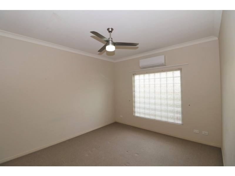 2/320 Esplanade (Latitude 25), Scarness QLD 4655