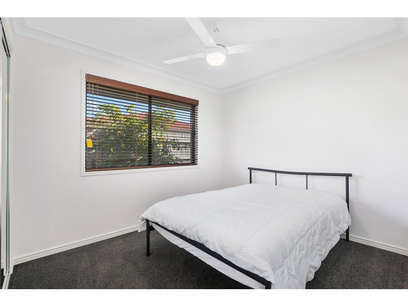 8 Wyuna Court, Urangan QLD 4655