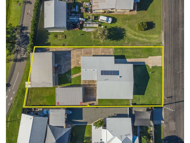 9 Smith Street, Urangan QLD 4655