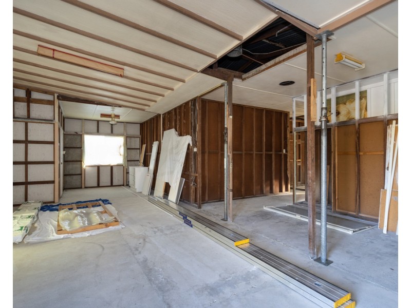 9 Smith Street, Urangan QLD 4655