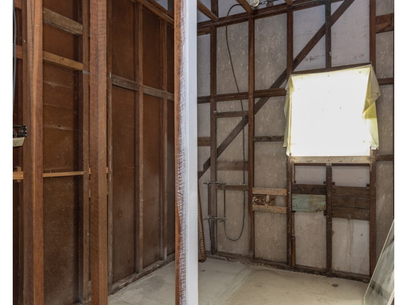 9 Smith Street, Urangan QLD 4655