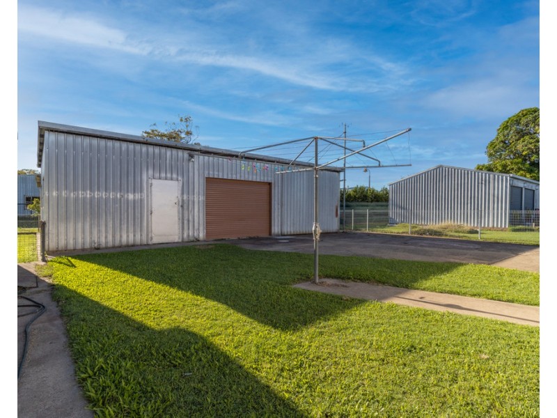 9 Smith Street, Urangan QLD 4655