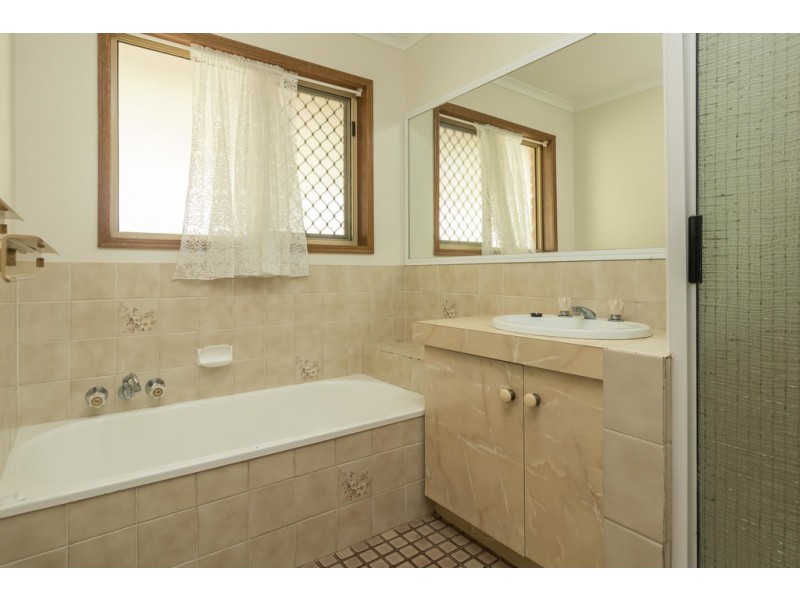 216 Dayman Street, Urangan QLD 4655