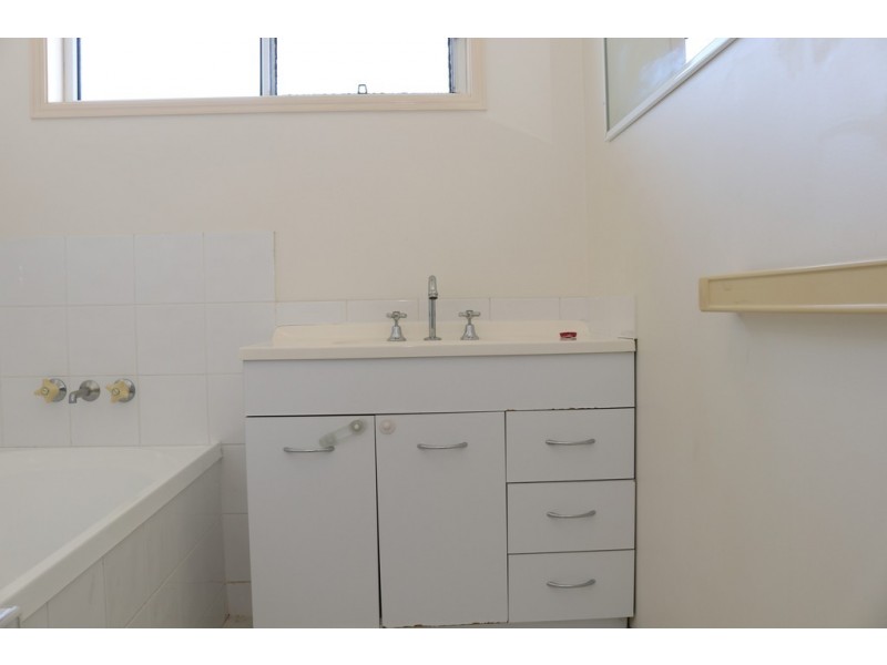 6 Sonder Street, Urangan QLD 4655