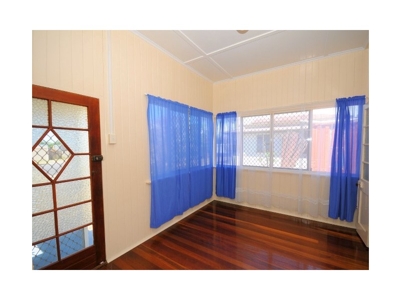 64 Dayman Street, Urangan QLD 4655