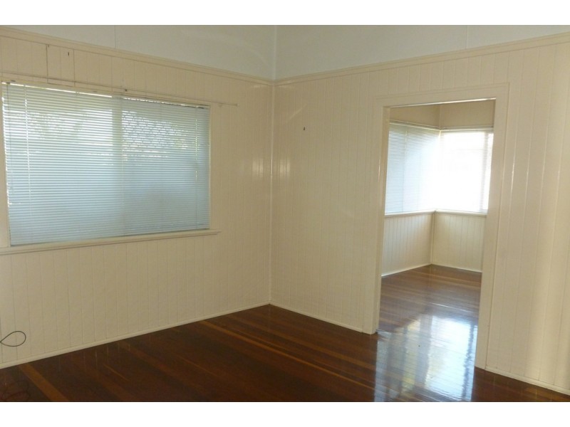 64 Dayman Street, Urangan QLD 4655