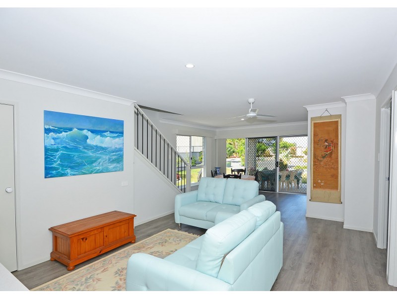6 Ridge View Court, Nikenbah QLD 4655
