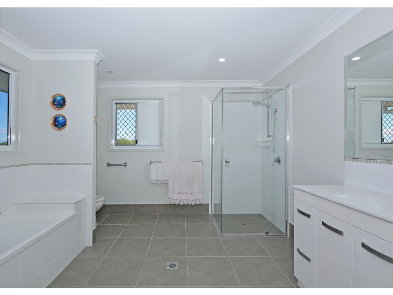 6 Ridge View Court, Nikenbah QLD 4655