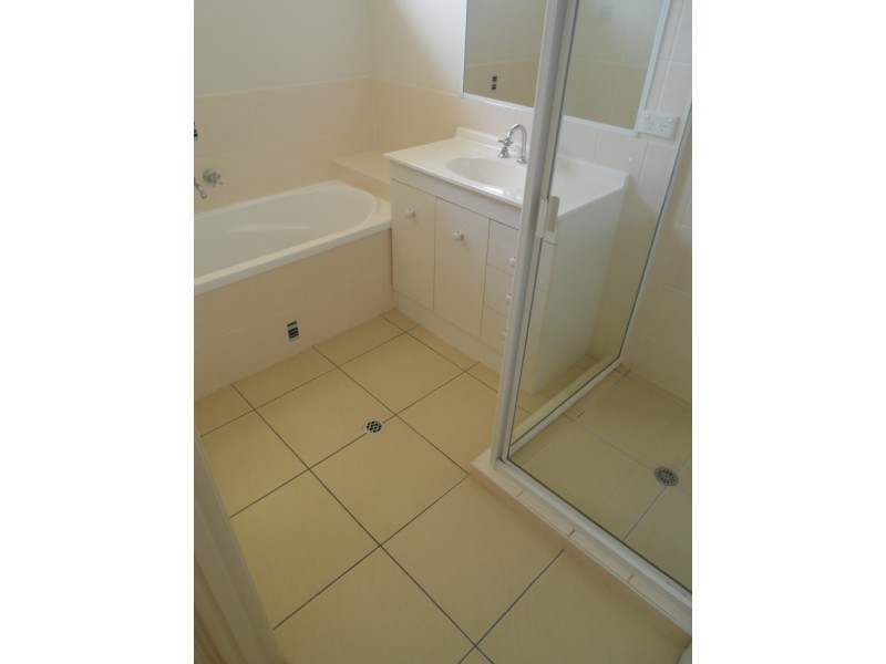 2/40 Wide Bay Drive, Eli Waters QLD 4655