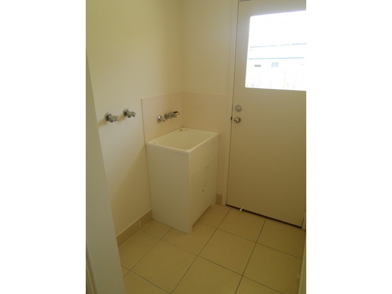 2/40 Wide Bay Drive, Eli Waters QLD 4655