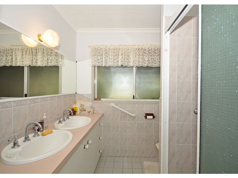 50 Kathleen Crescent, Wondunna QLD 4655