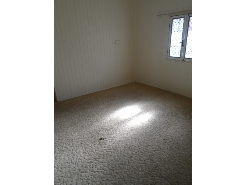 6 HIBISCUS STREET, Urangan QLD 4655