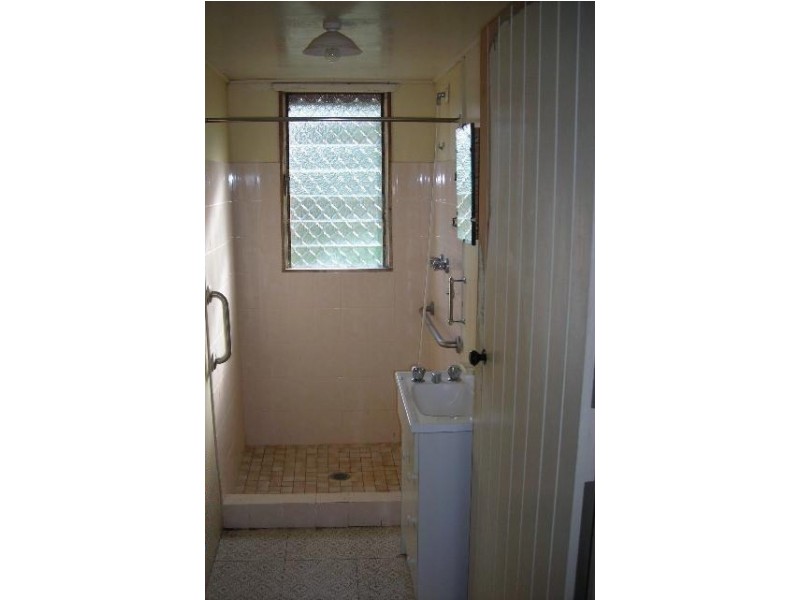 6 HIBISCUS STREET, Urangan QLD 4655